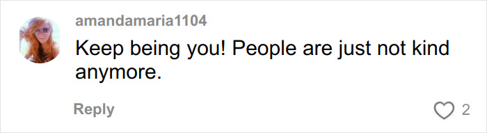 Social media comment showing support after woman breaks down in tears on flight due to body-shaming text from seatmate.