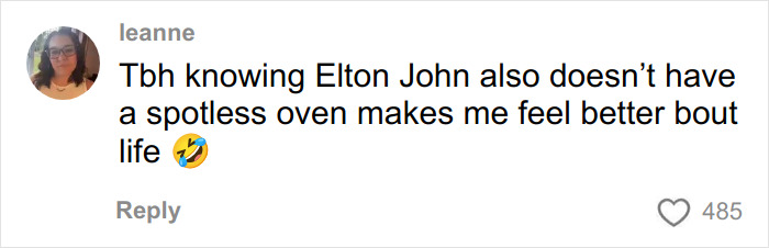 Screenshot of a social media comment about Elton John clapping back at fans trolling a random kitchen detail. Screenshot of a social media comment about Elton John clapping back at fans trolling a random kitchen detail.