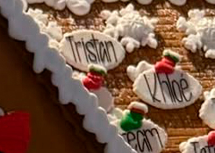 “This Family Really Worships Men”: Kardashians’ Gingerbread House Sparks Wild Fan Theories “This Family Really Worships Men”: Kardashians’ Gingerbread House Sparks Wild Fan Theories