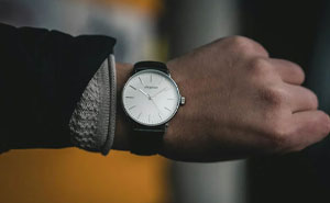 Person Starts Their Wedding On Time, It Offends Their Chronically Late Parents Who Miss 75% Of It