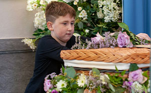 30 Funeral Moments That Became Unforgettable For All The Wrong Reasons