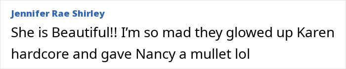Stranger Things star Natalia Dyer appears in a candid photo, sparking fan comparisons to Ariana Grande.