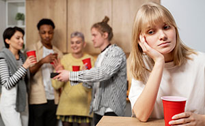 Woman Called Out Her Male Coworkers For Relying On Their Wives For Homemade Office Treats