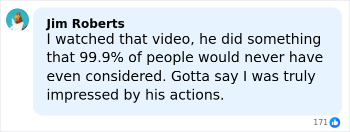 Comment from Jim Roberts praising the Bondi Beach hero’s actions after confronting an attacker, gaining 171 likes. Comment from Jim Roberts praising the Bondi Beach hero’s actions after confronting an attacker, gaining 171 likes.