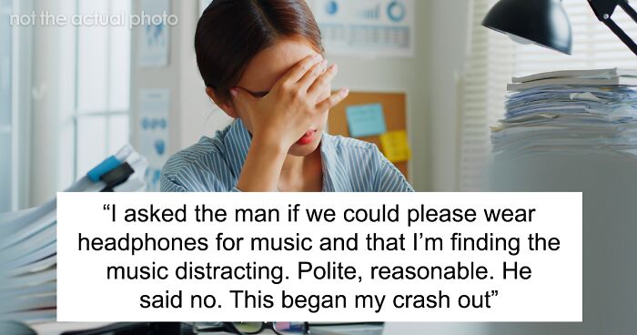 Man Refuses To Stop Blasting Christmas Music In The Office, Coworker Freaks Out And Rage Quits