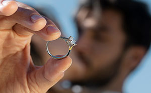 SIL Buys Back Family Heirloom Ring Woman Pawned, Woman Tries To Force Her To Give It Back