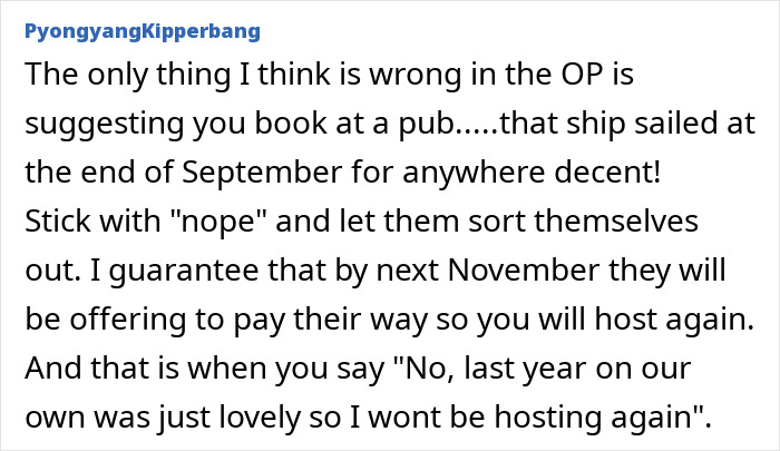 Texto alternativo: Família exige que pessoa organize a ceia de Natal apesar de não ajudar, destacando expectativas injustas e ganhando mais.