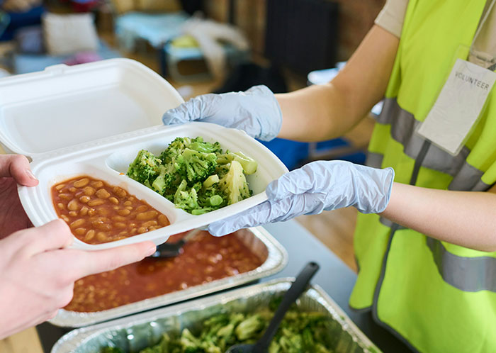 Woman Decides To Destroy Child's Christmas Presents, Because Sister Is "Not Doing Enough For Charity" Woman Decides To Destroy Child's Christmas Presents, Because Sister Is "Not Doing Enough For Charity"