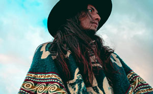 “My Sister Showed Up To Thanksgiving With Her ‘Spiritual Advisor,’ And It Blew Up The Whole Night”