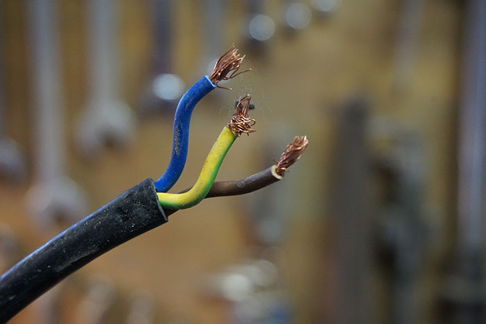 “How Did They Even Think Of This?” 35 Criminals Who Outsmarted Authorities