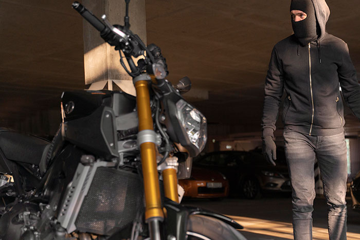 “How Did They Even Think Of This?” 35 Criminals Who Outsmarted Authorities