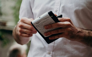 “I Think It Was A First Date”: Man Abandons His Date After Ordering A Top-Shelf Drink