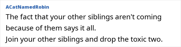Comment by ACatNamedRobin discussing toxic family dynamics and siblings in a text post about a vegan teen's diet and family conflict.