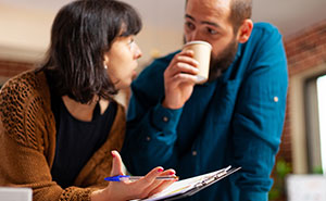 Woman Deeply Regrets Leaving Her Husband After 18 Years Together, Gets Perspective Online