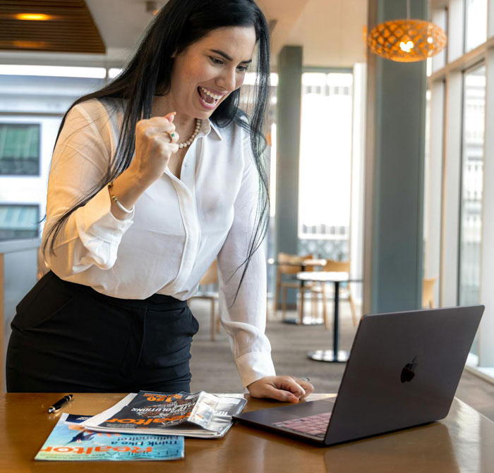 Man Leaves Wife Of 10 Years For Younger Woman, Panics When Divorce Takes An Unexpected Turn Man Leaves Wife Of 10 Years For Younger Woman, Panics When Divorce Takes An Unexpected Turn