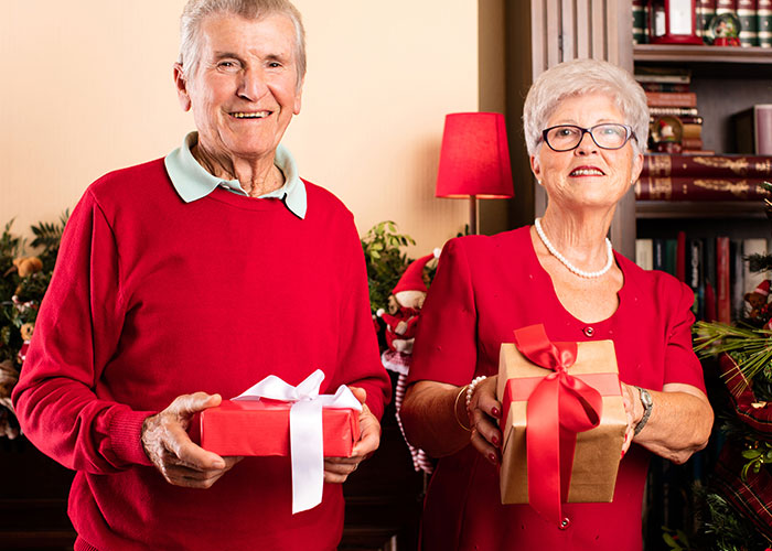 “A Gym Membership”: 70 Of The Most Insensitive And Tasteless Presents People Have Gifted Others