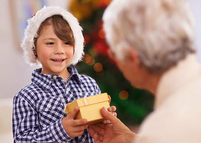 “A Gym Membership”: 70 Of The Most Insensitive And Tasteless Presents People Have Gifted Others