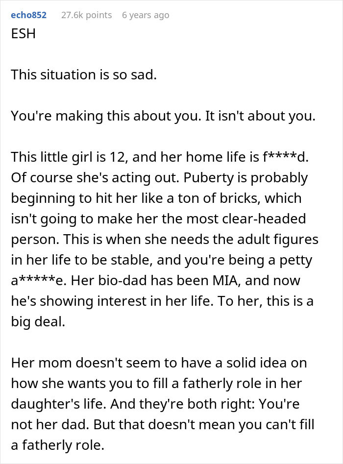 Adolescente diz a cara que ele não é pai dela e fica chocado por se recusar a dar dinheiro a ela