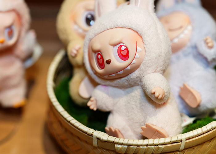 Family Drama Erupts After 12-Year-Old Gets Rare Labubu Christmas Gift Worth $170 Family Drama Erupts After 12-Year-Old Gets Rare Labubu Christmas Gift Worth $170