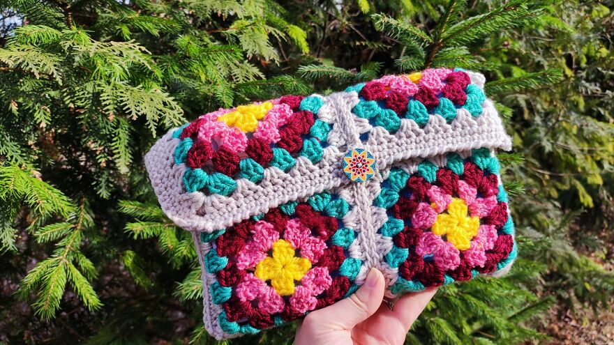 Violeta's Book Blanket, 96 Granny Squares Based On Book Covers