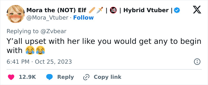 Screenshot of a Twitter reply showing a user defending a woman targeted by men after going viral for breast reduction. Screenshot of a Twitter reply showing a user defending a woman targeted by men after going viral for breast reduction.