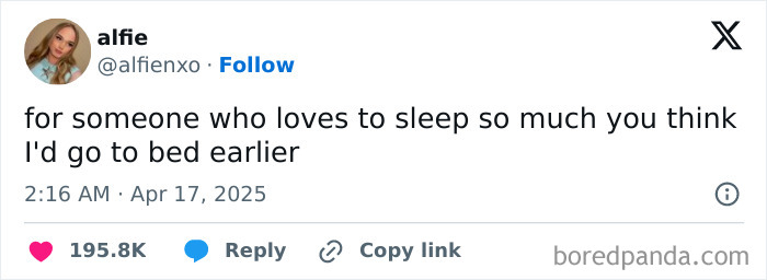 Screenshot of a therapy meme tweet humorously about sleep habits, reflecting relatable therapy memes shared online.