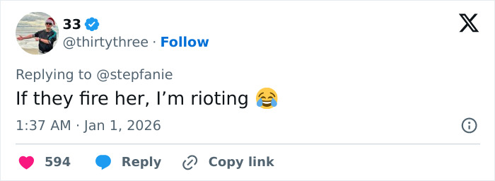 Screenshot of a tweet reacting to Amy Sedaris transphobic jab during CNN New Year's Eve broadcast with laughing emoji. Screenshot of a tweet reacting to Amy Sedaris transphobic jab during CNN New Year's Eve broadcast with laughing emoji.