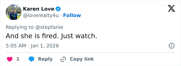 Screenshot of a tweet by Karen Love reacting to Amy Sedaris's transphobic jab during CNN New Year's Eve broadcast.