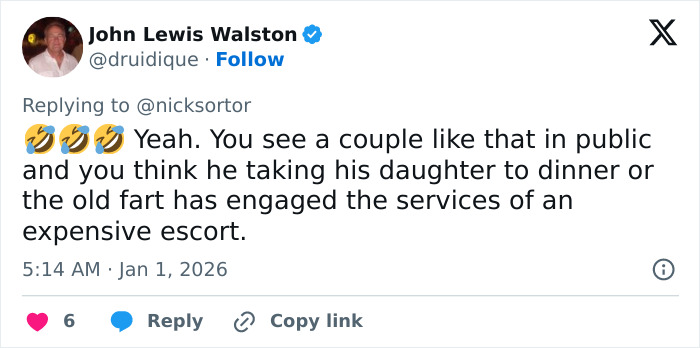 Melania Trump’s body language at Mar-a-Lago New Year’s Eve event sparks public theories and media attention. Melania Trump’s body language at Mar-a-Lago New Year’s Eve event sparks public theories and media attention.