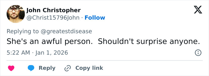 Screenshot of a tweet criticizing Amy Sedaris for a controversial transphobic jab during CNN's New Year's Eve broadcast.