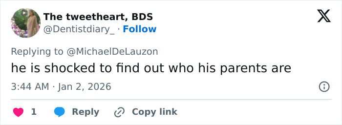 Screenshot of a tweet discussing Melania Trump accused of threatening guests over Mar-a-Lago rules violations. Screenshot of a tweet discussing Melania Trump accused of threatening guests over Mar-a-Lago rules violations.