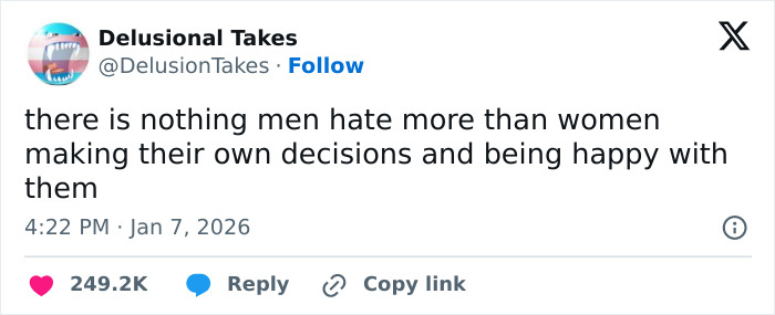 Tweet from Delusional Takes stating men hate women making their own decisions, relating to breast reduction and online trolling.