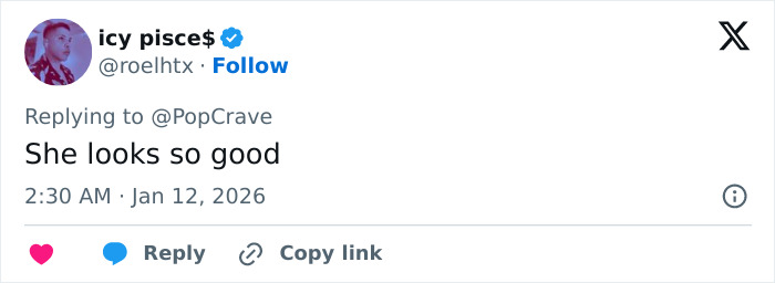 Screenshot of a tweet praising Jennifer Lopez&rsquo;s Golden Globes look amid ageist backlash on social media.