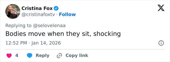 Tweet by Cristina Fox replying to a comment about Kylie Jenner’s weird Golden Globes seat photo sparking debate online. Tweet by Cristina Fox replying to a comment about Kylie Jenner’s weird Golden Globes seat photo sparking debate online.