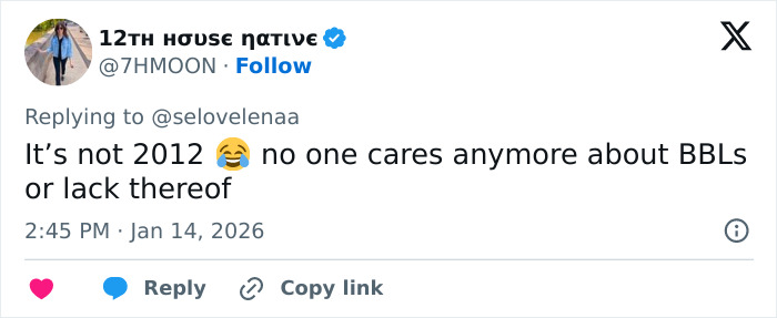 Tweet discussing public opinion on Kylie Jenner’s Golden Globes seat photo sparking a heated online debate.