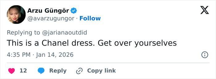 Screenshot of a tweet claiming Selena Gomez&rsquo;s look at the Golden Globes resembles an Arab influencer&rsquo;s style controversy.