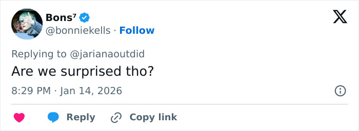 Twitter reply from user Bons7 responding to a discussion about Selena Gomez accused of plagiarizing Arab influencer&rsquo;s look.