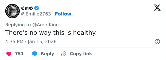 Tweet reading there&rsquo;s no way this is healthy, reflecting Kelly Osbourne fans urging her to seek help after recent video.
