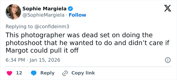 Tweet criticizing Margot Robbie's underwater cover shoot, highlighting photographer's stubborn approach despite doubts. Tweet criticizing Margot Robbie's underwater cover shoot, highlighting photographer's stubborn approach despite doubts.
