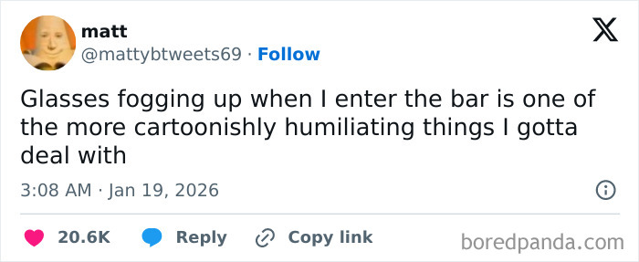 Screenshot of a funny internet tweet about glasses fogging up, highlighting humor from January internet moments.