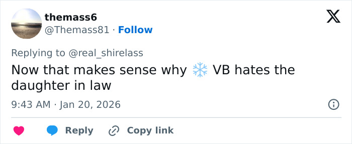 Screenshot of a Twitter reply discussing Brooklyn Beckham and Nicola Peltz’s background sparking public theories. Screenshot of a Twitter reply discussing Brooklyn Beckham and Nicola Peltz’s background sparking public theories.