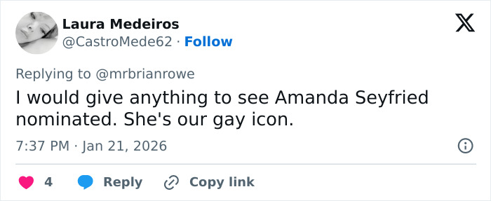 Tweet from Laura Medeiros expressing a wish to see Amanda Seyfried nominated in the 2026 Oscar nominations.