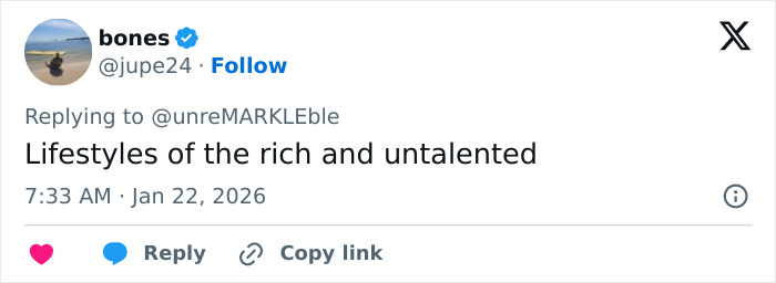 Screenshot of a Twitter reply mocking self-proclaimed chef Brooklyn Beckham’s breakfast video amid family feud controversy.