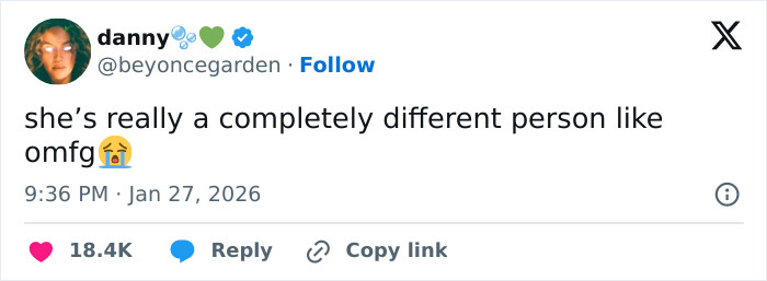 Screenshot of a tweet reacting to JoJo Siwa's latest confession about her massive transformation, showing shocked response. Screenshot of a tweet reacting to JoJo Siwa's latest confession about her massive transformation, showing shocked response.