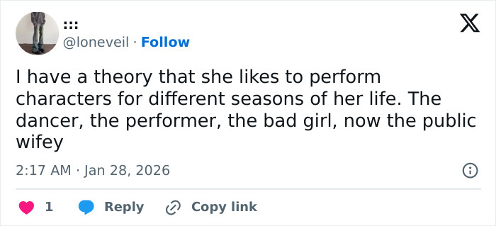 Screenshot of a Twitter post discussing JoJo Siwa's massive transformation and her changing public persona.