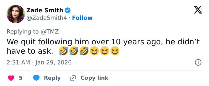 Screenshot of a Twitter reply criticizing a star actor who told fans to choose between him and ICE.