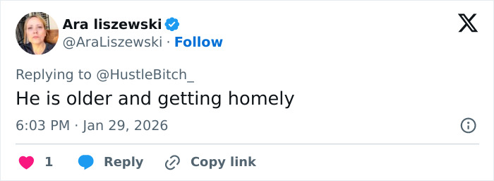 Tweet from user Ara Liszewski, commenting on Ryan Seacrest’s face and the extremely skinny look trend among Hollywood personalities. Tweet from user Ara Liszewski, commenting on Ryan Seacrest’s face and the extremely skinny look trend among Hollywood personalities.