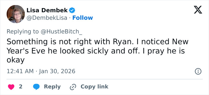 Tweet expressing concern about Ryan Seacrest’s extremely skinny look on his face, highlighting growing Hollywood trend. Tweet expressing concern about Ryan Seacrest’s extremely skinny look on his face, highlighting growing Hollywood trend.