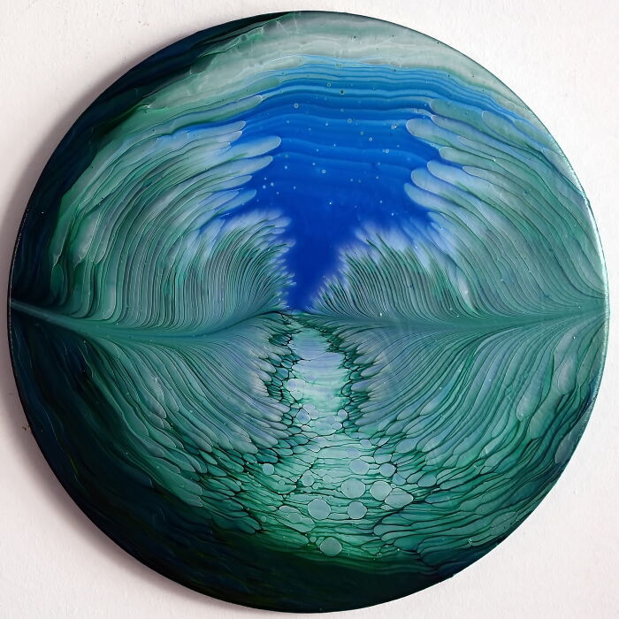 Straight Pour Acrylic Painting With Wreck: Soft And Feathery Flow