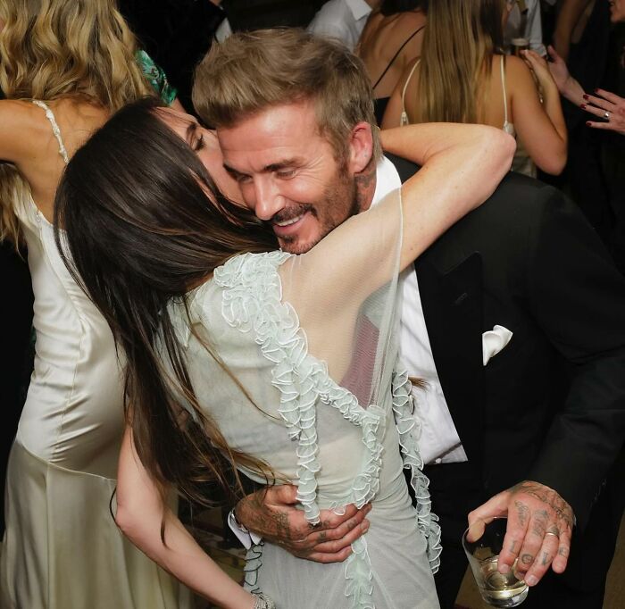 Imagens de Victoria Beckham surgem depois que Brooklyn a acusou de "Inadequado" Dança Imagens de Victoria Beckham surgem depois que Brooklyn a acusou de "Inadequado" Dança